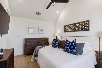 1507 N Garrett Avenue #202, Dallas, TX 75206 - Photo 8