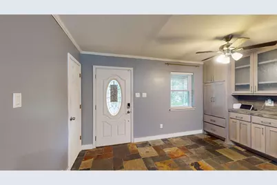 113 E Avenue C, Waxahachie, TX 75165 - Photo 4