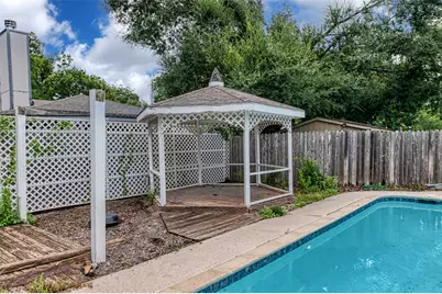 113 E Avenue C, Waxahachie, TX 75165 - Photo 32