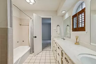 1717 Live Oak Dr, Irving, TX 75061 - Photo 24