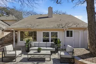 952 Ramblewood Dr, Lewisville, TX 75067 - Photo 4