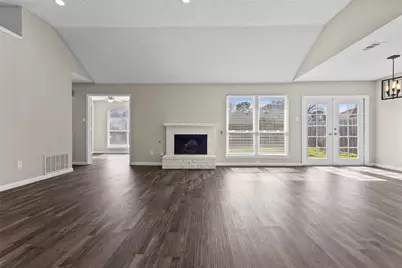 2847 Red Oak Drive, Grand Prairie, TX 75052 - Photo 2