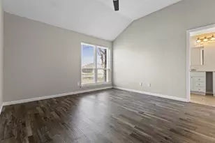 2847 Red Oak Dr, Grand Prairie, TX 75052 - Photo 12