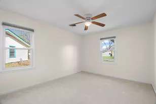 115 NE Taylor St, Burleson, TX 76028 - Photo 24