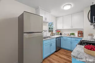 115 NE Taylor St, Burleson, TX 76028 - Photo 6