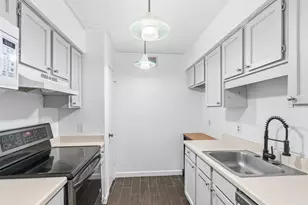 8109 Skillman St, Dallas, TX 75231 - Photo 14