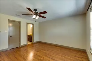 2921 Clover Ln, Euless, TX 76039 - Photo 10