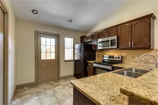 2921 Clover Ln, Euless, TX 76039 - Photo 6