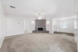 2927 Eric Ln, Farmers Branch, TX 75234 - Photo 10