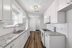 2927 Eric Ln, Farmers Branch, TX 75234 - Photo 16