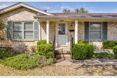 2927 Eric Lane, Farmers Branch, TX 75234 - Photo 4