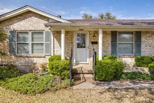 2927 Eric Ln, Farmers Branch, TX 75234 - Photo 4