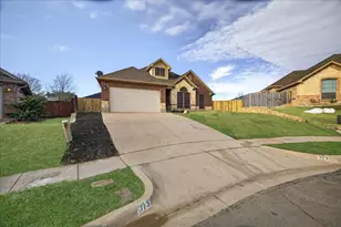 313 Nutmeg, Burleson, TX 76028 - Photo 2