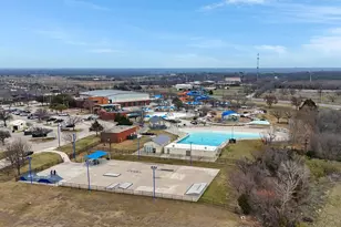 1913 Briar Hl Dr, Denton, TX 76207 - Photo 24