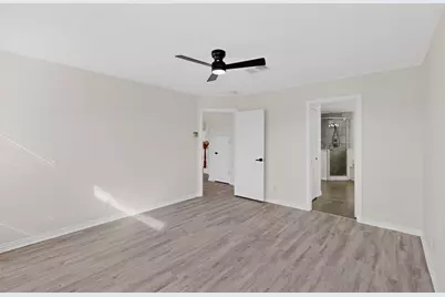 714 Ashbrook Court, Euless, TX 76039 - Photo 16