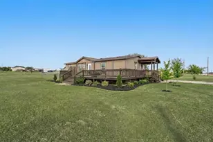 709 Ritchey Rd, Valley View, TX 76272 - Photo 2