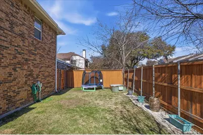 315 Stoneledge Drive, Irving, TX 75063 - Photo 32