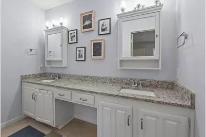 315 Stoneledge Drive, Irving, TX 75063 - Photo 24