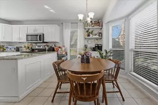 315 Stoneledge Dr, Irving, TX 75063 - Photo 12