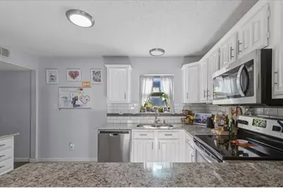 315 Stoneledge Drive, Irving, TX 75063 - Photo 16