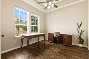 6942 Capella Park Ave, Dallas, TX 75236 - Photo 8