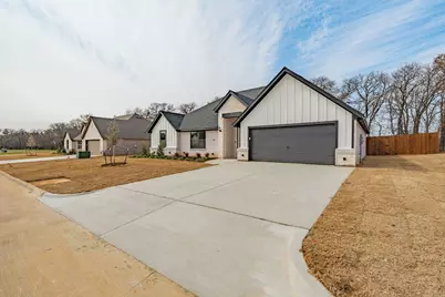 400 Sun Flower Court, Tolar, TX 76476 - Photo 4