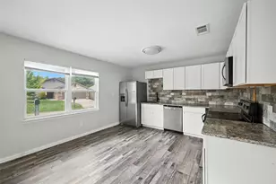 734 Thompson Dr, Lake Dallas, TX 75065 - Photo 6