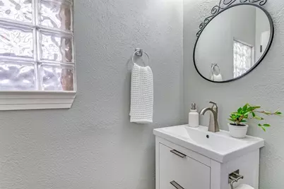 3623 Hawthorne Avenue, Dallas, TX 75219 - Photo 16