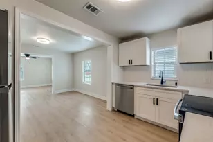 2415 Dathe St, Dallas, TX 75215 - Photo 12