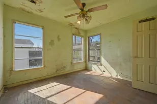 4242 Aero Dr, Dallas, TX 75209 - Photo 18