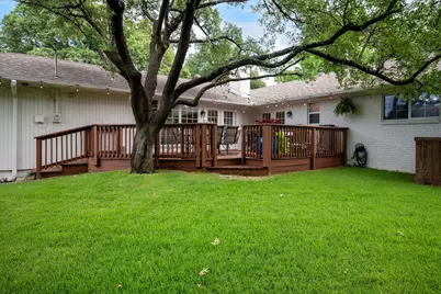 8635 Capri Drive, Dallas, TX 75238 - Photo 36