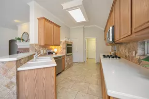 7928 Parkwood Plaza Dr, Fort Worth, TX 76137 - Photo 10