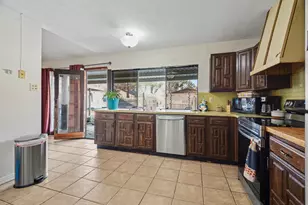 750 Greenhill Ln, Grand Prairie, TX 75052 - Photo 10