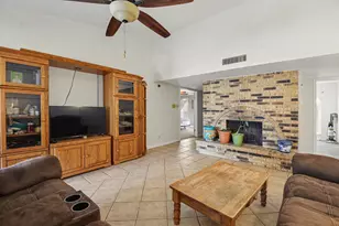 750 Greenhill Ln, Grand Prairie, TX 75052 - Photo 8