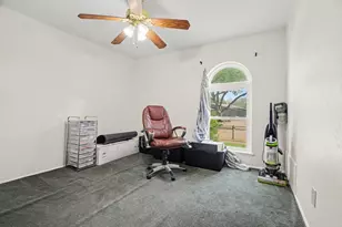 750 Greenhill Ln, Grand Prairie, TX 75052 - Photo 14