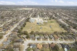 7936 Sunrise Dr, Watauga, TX 76148 - Photo 32