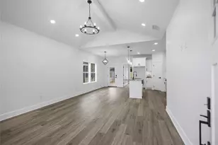 928 Duckenfield, Tyler, TX 75701 - Photo 4