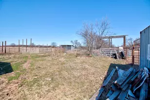 621 S Union St, Whitesboro, TX 76273 - Photo 8