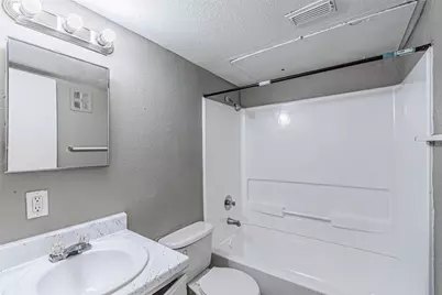 2900 South Freeway, Fort Worth, TX 76104 - Photo 6