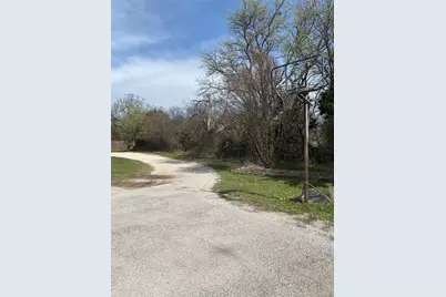 404 McSmith Court, Granbury, TX 76048 - Photo 4