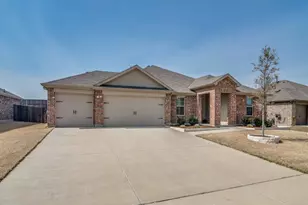 806 Martingale Dr, Nevada, TX 75173 - Photo 2