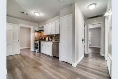 705 Reverchon Drive, Dallas, TX 75211 - Photo 10