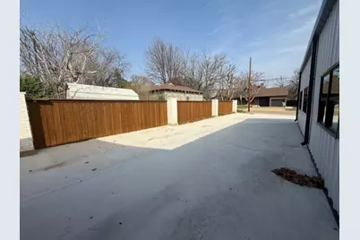 619 N Crockett Street, Granbury, TX 76048 - Photo 12