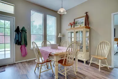 800 Chrissy Creek Lane, Euless, TX 76040 - Photo 6