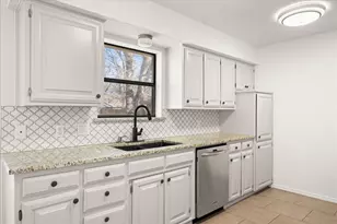 1113 Woodridge Dr, Azle, TX 76020 - Photo 10