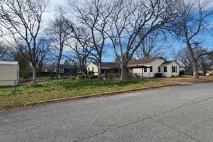 1300 W Day St, Denison, TX 75020 - Photo 2