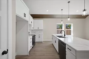 2222 Water Crest Ln, Glenn Heights, TX 75154 - Photo 8