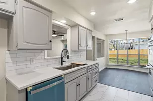 4205 W Pleasant Forest St, Arlington, TX 76015 - Photo 14