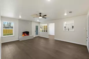 4205 W Pleasant Forest St, Arlington, TX 76015 - Photo 8