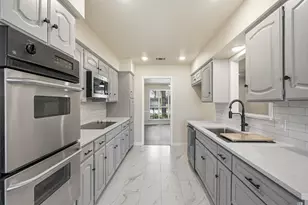 4205 W Pleasant Forest St, Arlington, TX 76015 - Photo 16